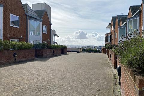 37 Ainslie Place, Lymington, SO41 9PX