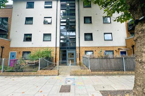 2 bedroom flat for sale, Sherman House. Aberfeldy Street, London