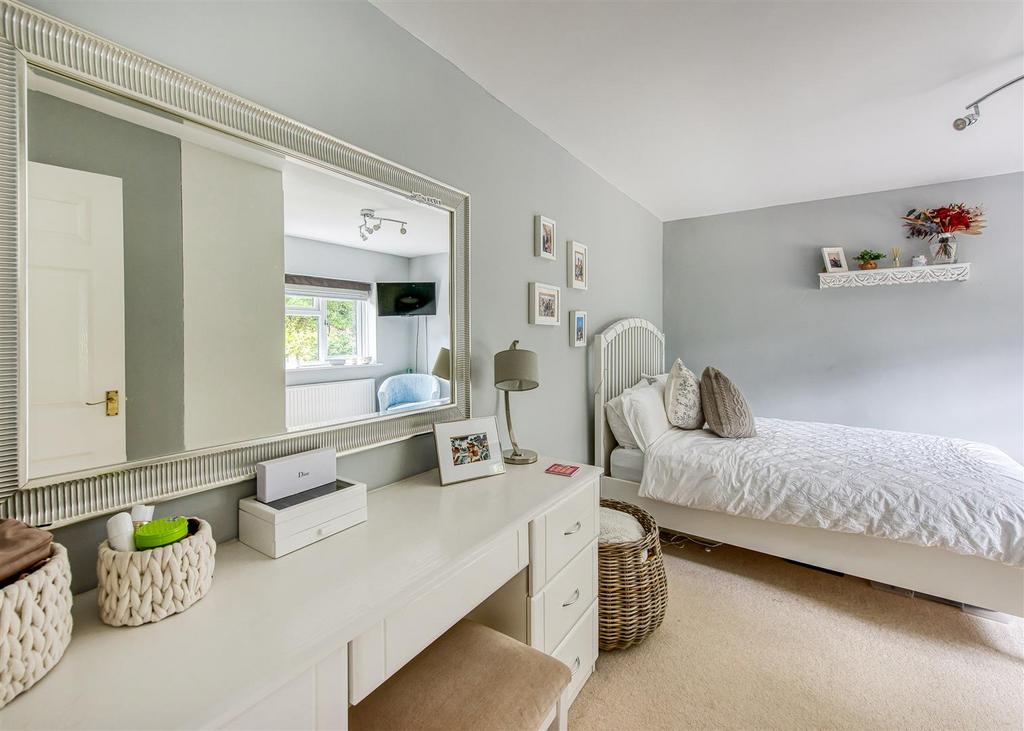 3 High Meadows-bed3a.jpg