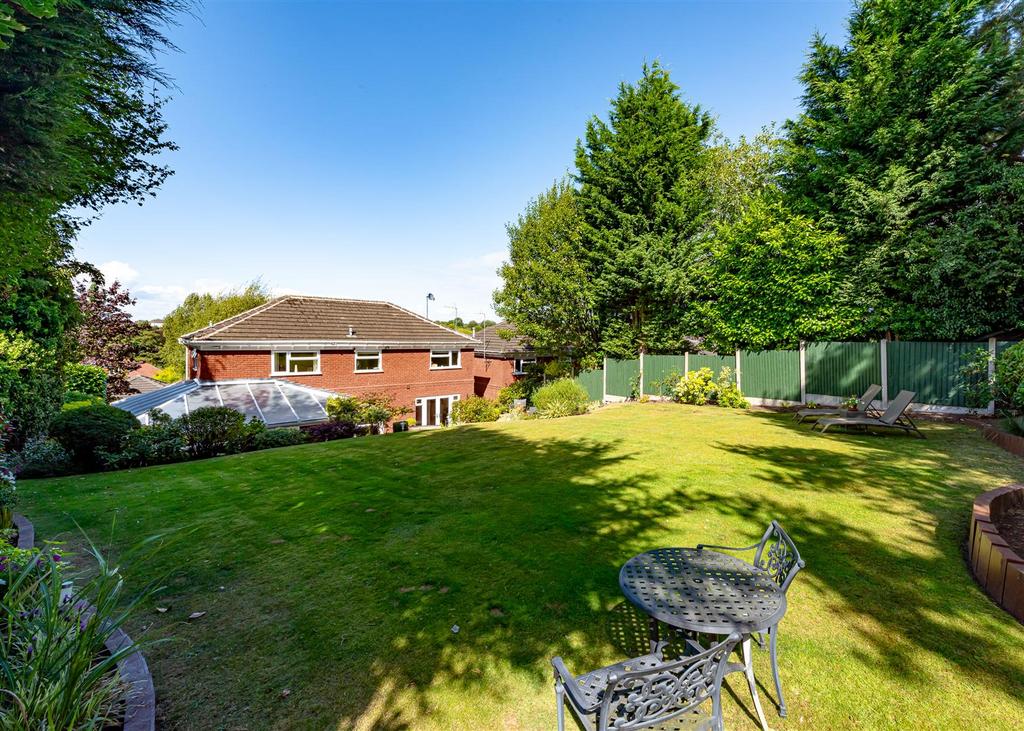 3 High Meadows-garden4.jpg