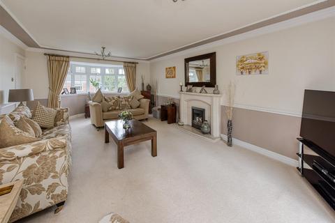 3 High Meadows, Wombourne, Wolverhampton, WV5 0JT