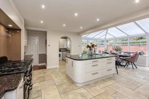3 High Meadows, Wombourne, Wolverhampton, WV5 0JT