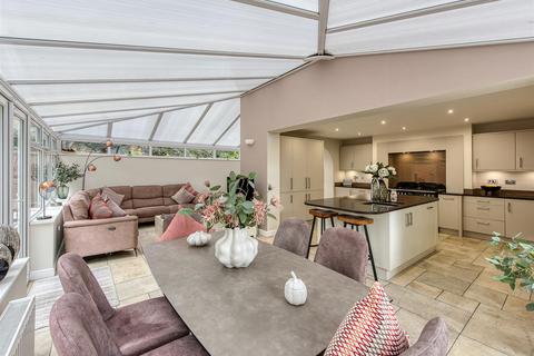 3 High Meadows, Wombourne, Wolverhampton, WV5 0JT
