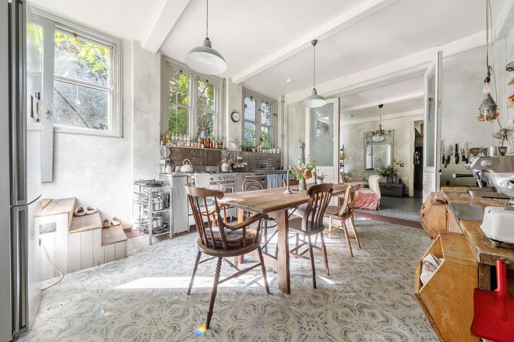 Kitchen/Dining Room (1)