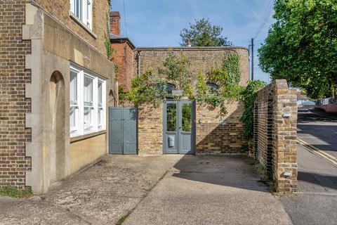 3 bedroom terraced house for sale, West Street, Faversham, ME13