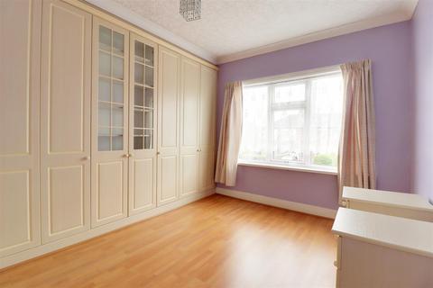 3 bedroom terraced house for sale, Blackburn Avenue, Brough