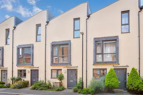 3 bedroom terraced house for sale, Longley Road, Chichester, West Sussex