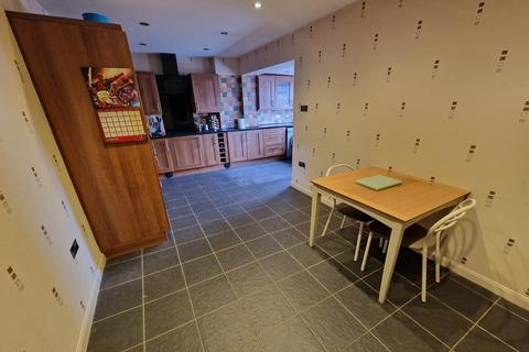 55 Lang Road, Crewkerne, TA18 8HH