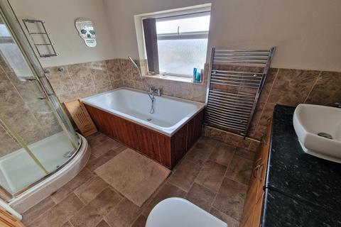 55 Lang Road, Crewkerne, TA18 8HH
