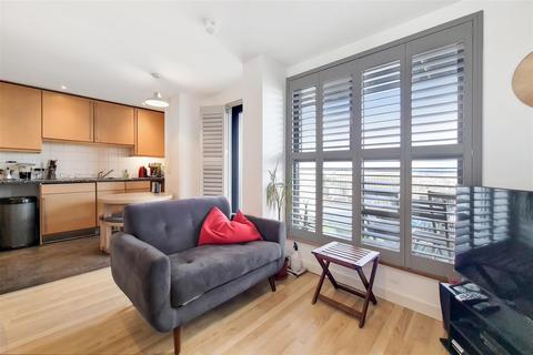 2 bedroom apartment for sale, Forest Lane, London