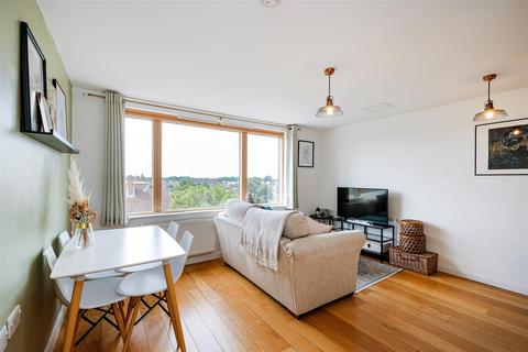 1 bedroom flat for sale, Oriana House, Leyton