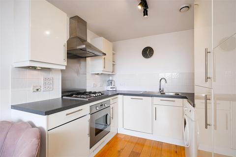 1 bedroom flat for sale, Oriana House, Leyton