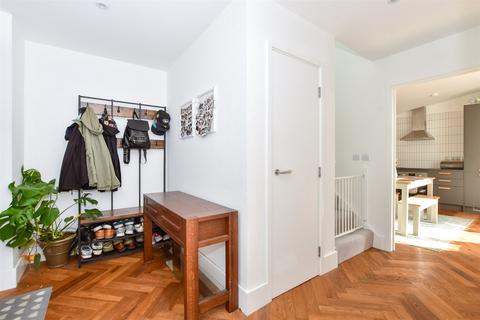 2 bedroom end of terrace house for sale, Windmill Place, Coulsdon, Surrey