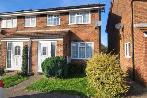 3 bedroom end of terrace house for sale, Petersham Close, Newport Pagnell