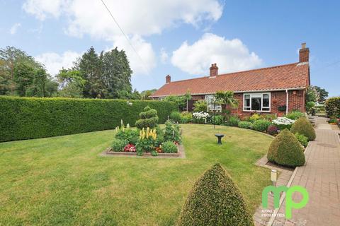 2 bedroom semi-detached bungalow for sale, Millside, Norwich NR16