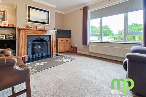 2 bedroom semi-detached bungalow for sale, Millside, Norwich NR16