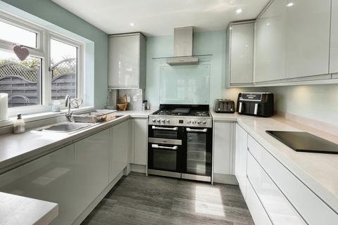20a Ashcombe Crescent, Bristol, BS30 5NX