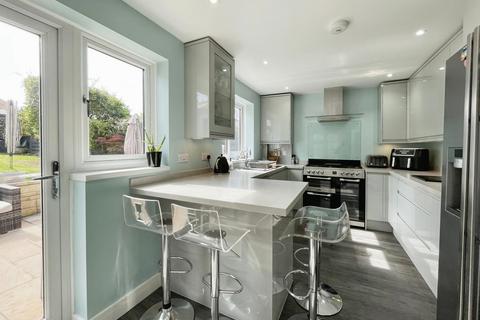 20a Ashcombe Crescent, Bristol, BS30 5NX