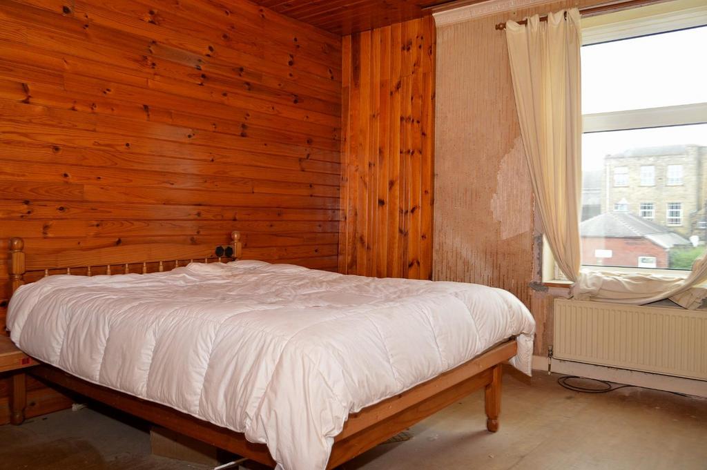 Bed 1..JPG