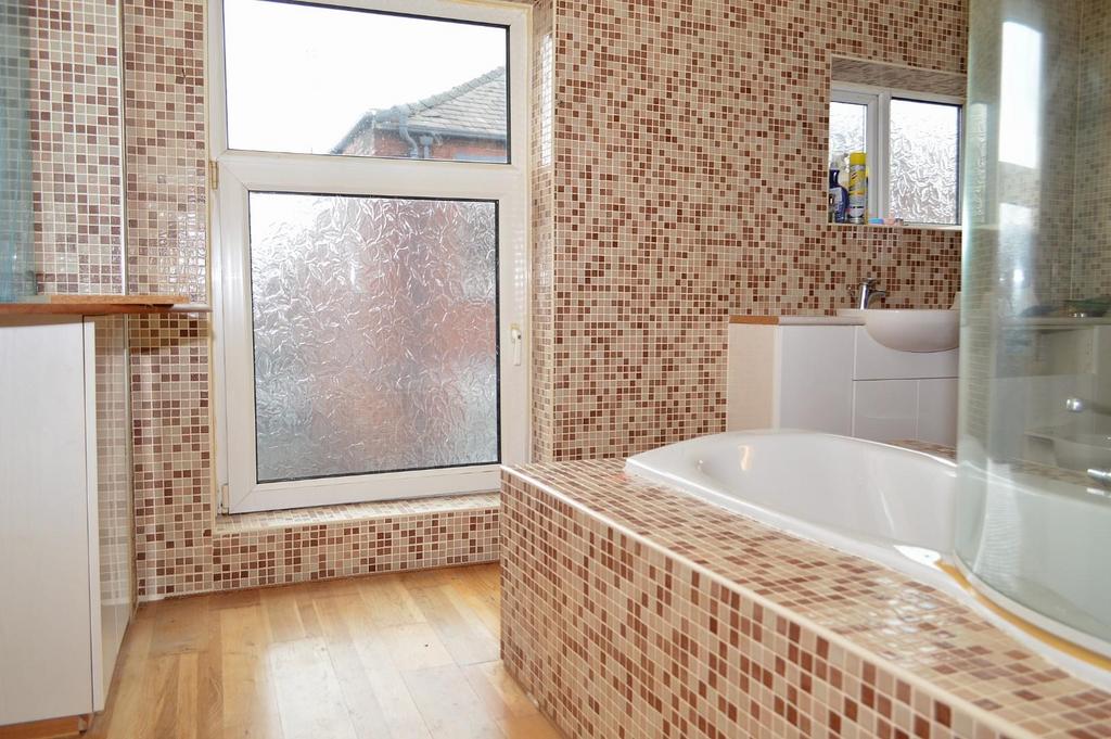 Bathroom.JPG