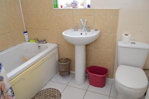 2 bedroom semi-detached house for sale, Lichens Crescent, Oldham