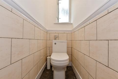 423 Wanstead Park Road, Ilford, IG1 3TT