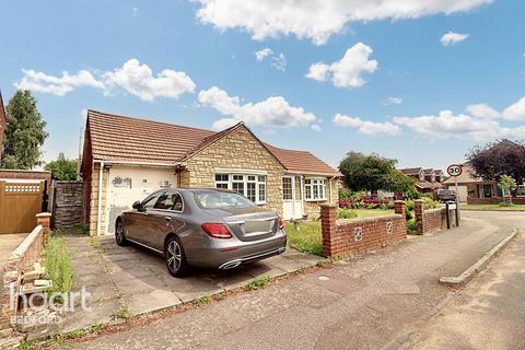 4 bedroom semi-detached bungalow for sale, The Furlong, Bedford