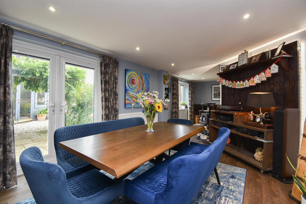 Living and dining space