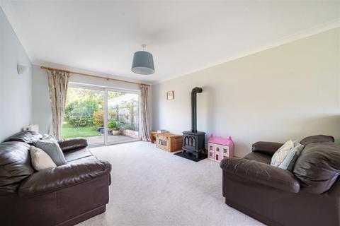 5 bedroom detached house for sale, Parkstone Close, Bedford