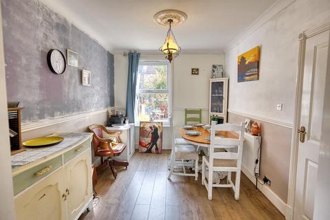 6 Ernwell Road, Folkestone, CT19 5NT