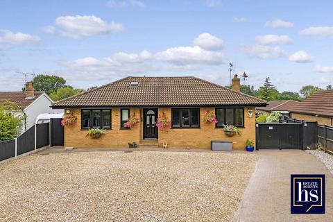 4 bedroom detached bungalow for sale, Days Lane, Brentwood CM15