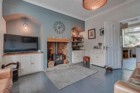 3 bedroom terraced house for sale, Rufford Avenue, Yeadon, Leeds, West Yorkshire, LS19