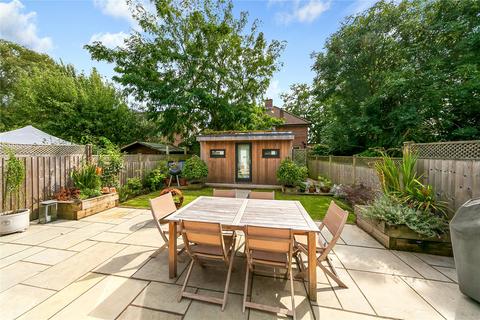31 Lime Grove, Twickenham, TW1 1EL