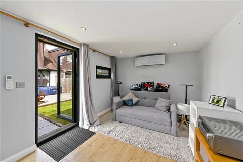 31 Lime Grove, Twickenham, TW1 1EL