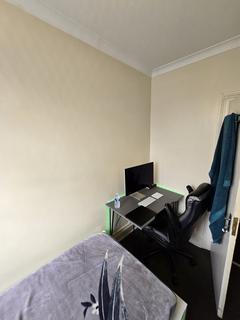 1 bedroom house of multiple occupation to rent, Stroud Green Road, London N4