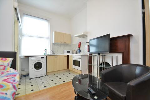 Studio to rent, George Lane London SE13