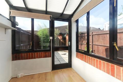 2 bedroom end of terrace house for sale, Darlington Close, Amersham, Buckinghamshire, HP6