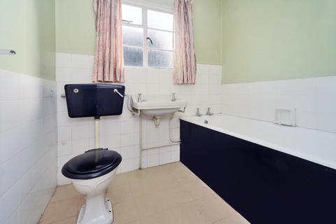 17 Alsom Avenue, Worcester Park, KT4 7EG