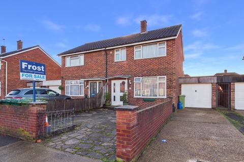 Hengrove Crescent, Ashford, Surrey, TW15