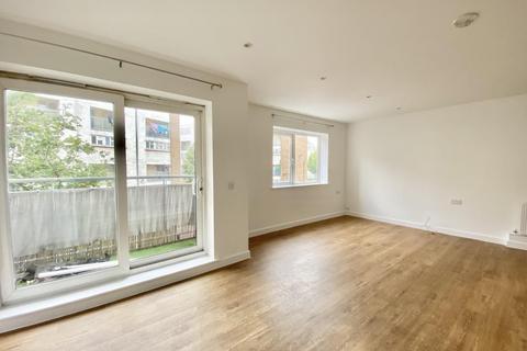 2 bedroom flat to rent, Gateway Court, Convent Way, Southall, UB2 5PT