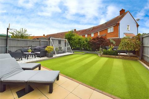 71 Constance Close, Witham, CM8 1XL