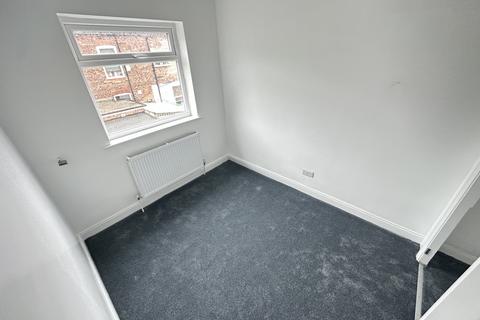 2 bedroom terraced house to rent, Harper Street, Stockport, Cheshire, SK3