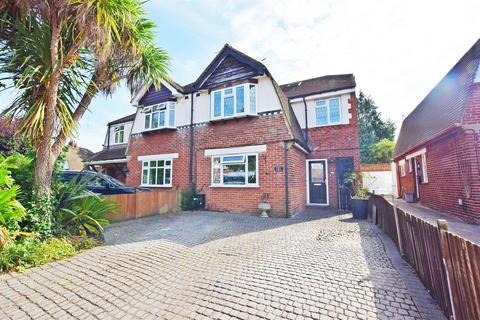 5 bedroom semi-detached house for sale, Tudor Grove, Rainham