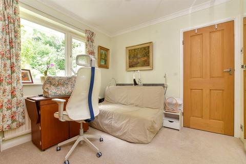 99 Ashurst Road, Tadworth, KT20 5EY