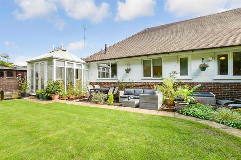 99 Ashurst Road, Tadworth, KT20 5EY