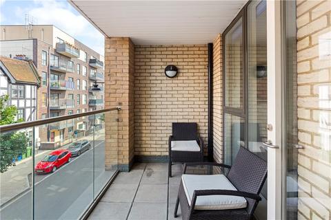 1 bedroom flat for sale, Queens Court, 2 Old Jamaica Road, London, SE16