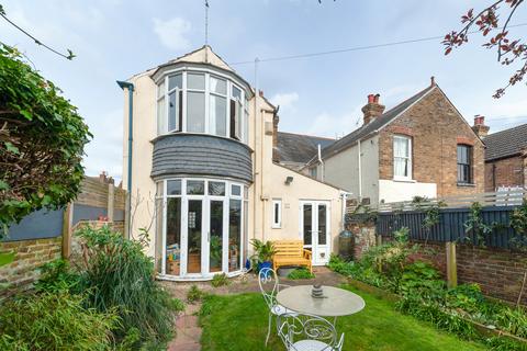 4 bedroom end of terrace house for sale, Gladstone Road, Whitstable