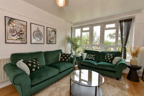 2 bedroom flat for sale, Longbridge Road, Barking, Essex