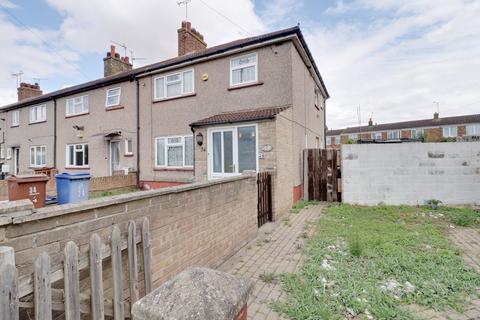 3 bedroom end of terrace house for sale, Tennyson Walk, Tilbury RM18