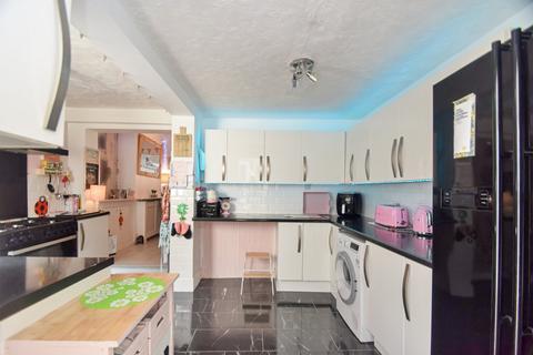 5 bedroom terraced house for sale, Paget Street, Gillingham, ME7